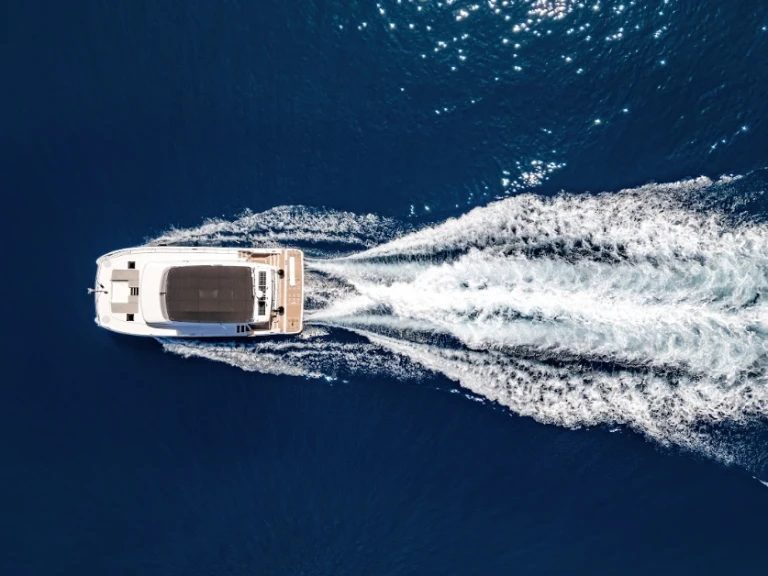 Noleggio Catamarano Fountaine Pajot con patente nautica