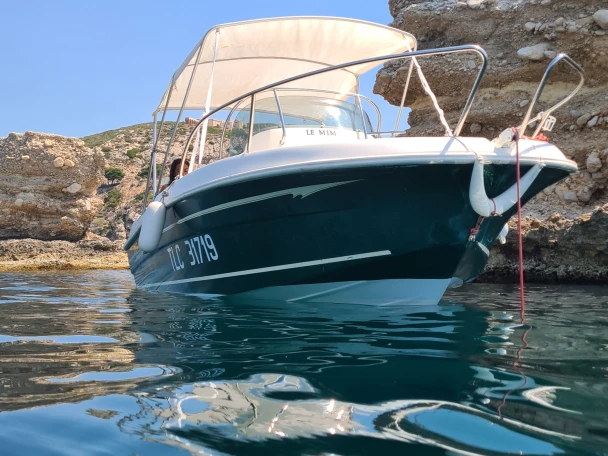 Noleggio Barca a motore Jeanneau con patente nautica