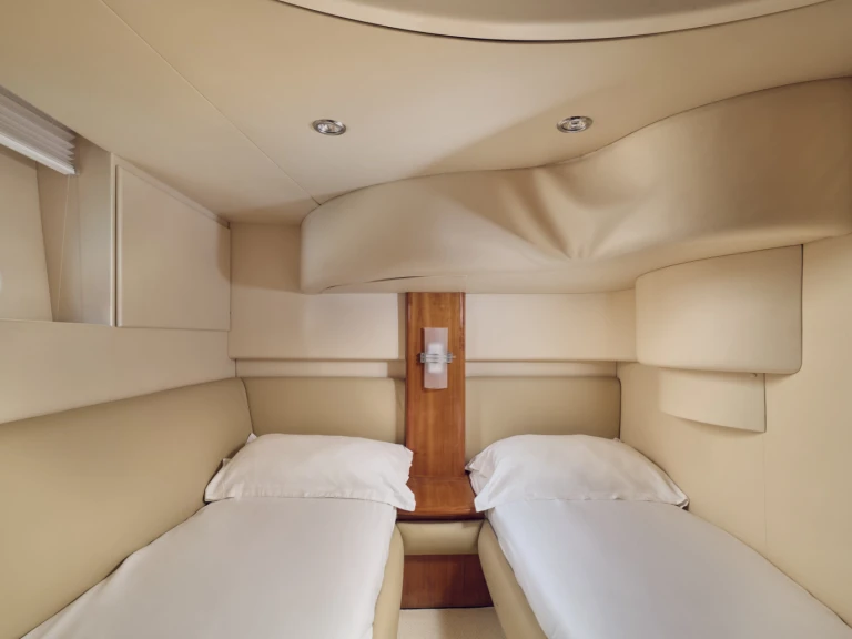 Noleggio Yacht di lusso a Loutraki-Agioi Theodoroi – Princess princess 40