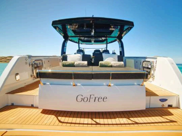 Noleggio Barca a motore con o senza skipper Fjord a Ibiza Town