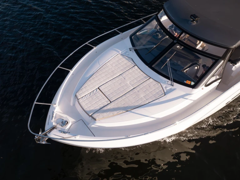 Noleggiare una Absolute Yachts absolute 40 a Juan-les-Pins