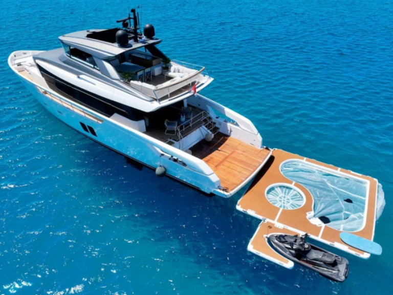 Noleggiare una San Lorenzo SX76 a Ibiza Town