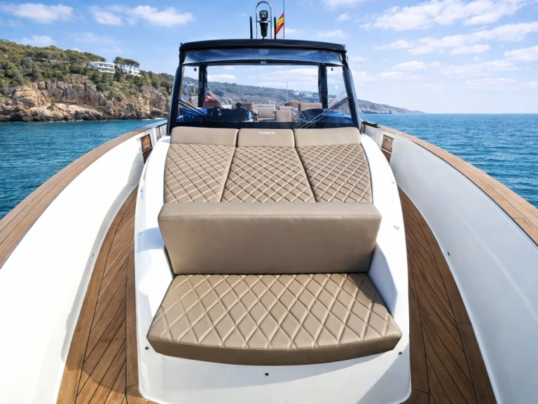 Noleggio Yacht di lusso a Marina De Cala D'Or – Fjord Fjord 52 Open