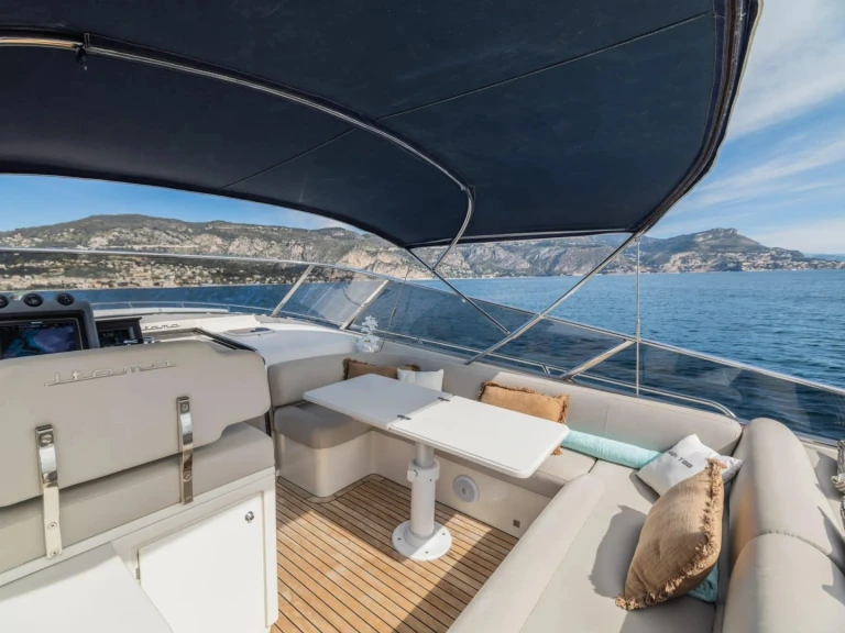 Noleggio Yacht di lusso Itama con patente nautica