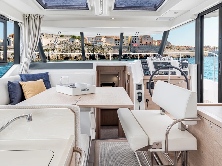 Bénéteau Swift Trawler 41 Fly da affittare a  Juan-les-Pins