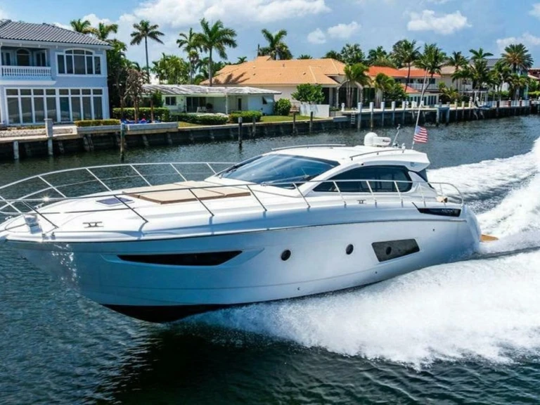 Noleggio Yacht di lusso a Juan-les-Pins – Azimut Atlantis 50