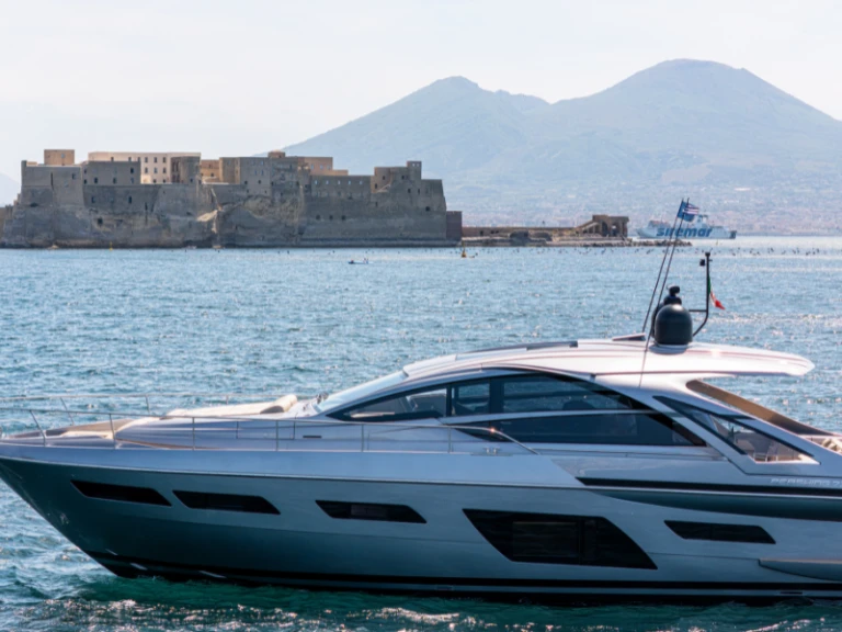 Noleggio Yacht di lusso a Napoli – Pershing 7x