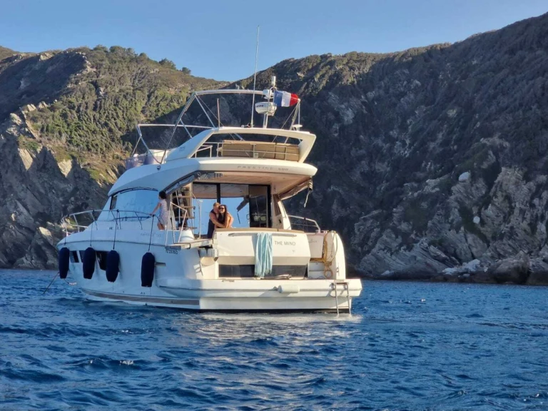 Noleggio barche Prestige Yachts prestige 500 fly a Golfe-Juan su Samboat