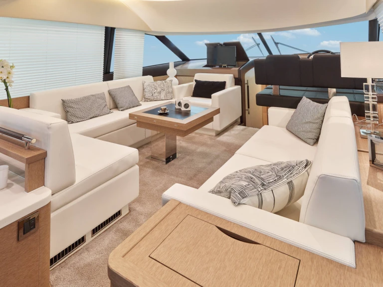 Yacht di lusso a noleggio a Golfe-Juan al miglior prezzo
