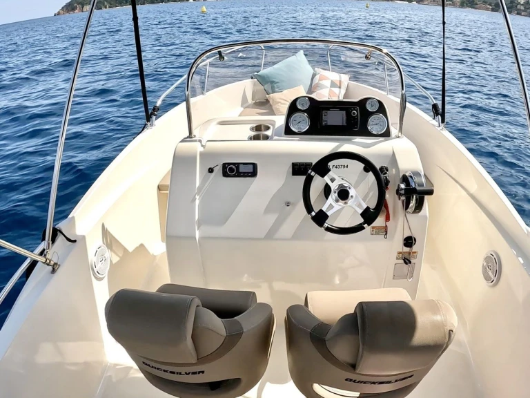 Noleggio Barca a motore con o senza skipper Quicksilver a Antibes
