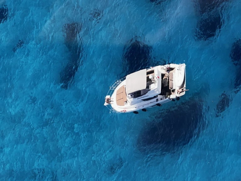 Noleggio a Antibes – Bavaria Virtess 420 Fly su SamBoat