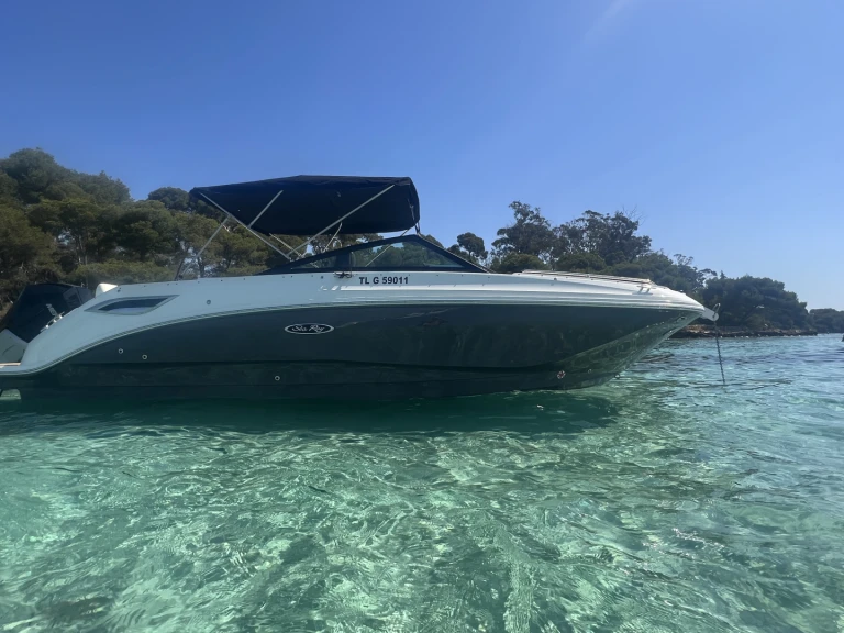 Barca a motore a noleggio a Port Fréjus al miglior prezzo