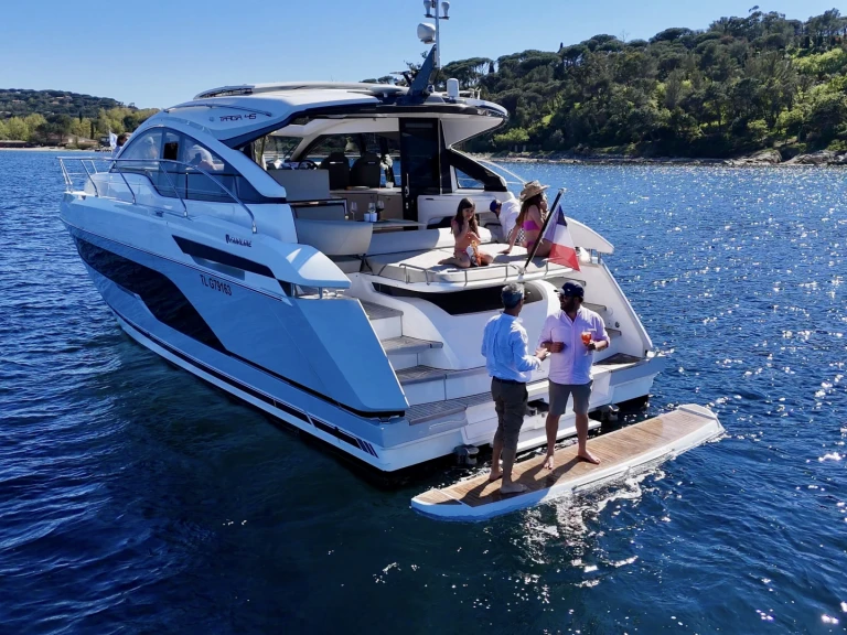 Noleggiare una Fairline Targa 45 Gran Turismo a Cogolin
