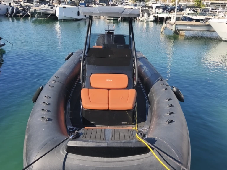 Noleggiare una Brig Eagle 10 a La Napoule