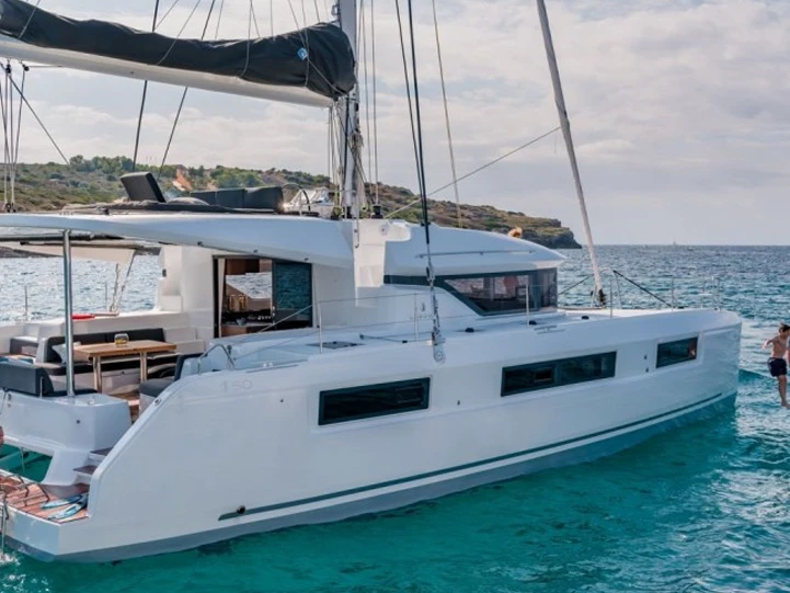 Catamarano a noleggio a Ibiza Town al miglior prezzo