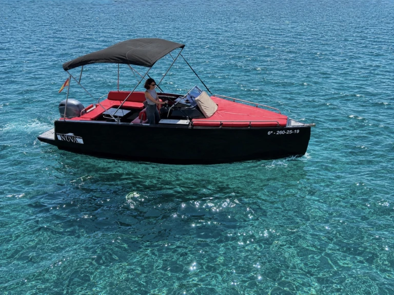 Noleggio Barca a motore a Alicante – Nuva Yatchs M6 Cabin