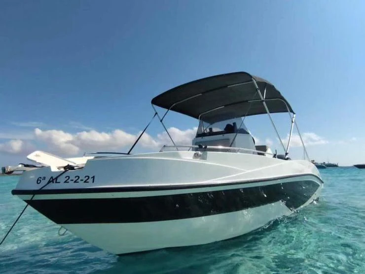 Noleggio Barca a motore Nireus con patente nautica