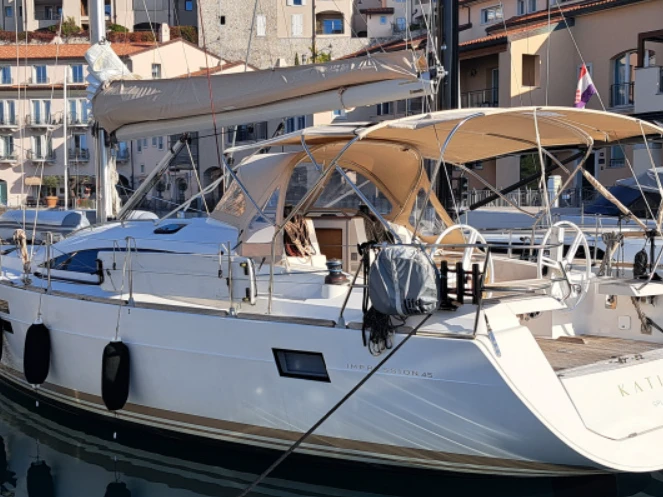 Noleggio Barca a vela Elan 45 Impression con patente nautica