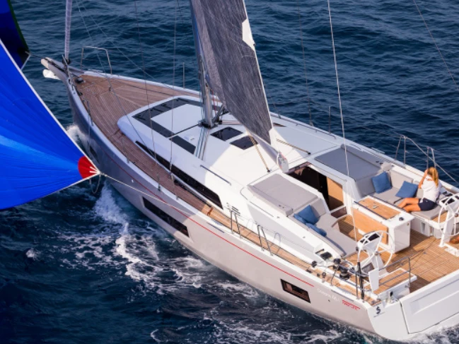 Bénéteau Oceanis 46.1 da affittare a  Arzon