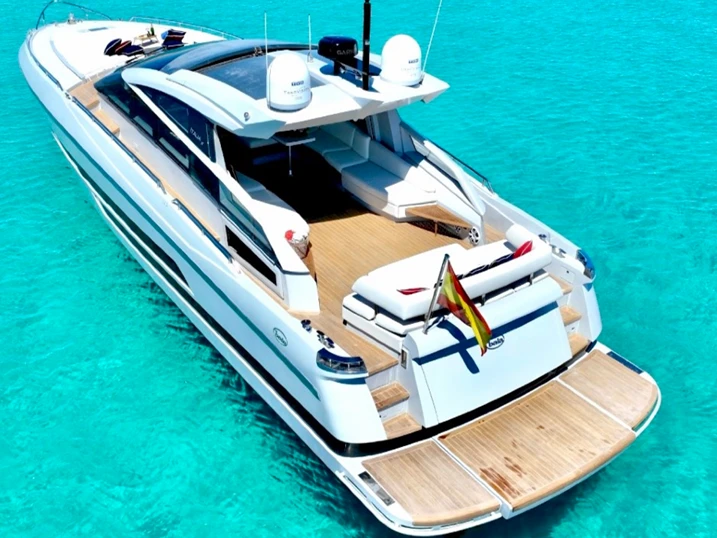 Noleggio Yacht di lusso con o senza skipper Baia a Ibiza Town
