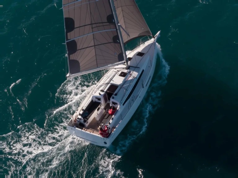 Noleggio a Hyères – Jeanneau Sun Odyssey 380 su SamBoat