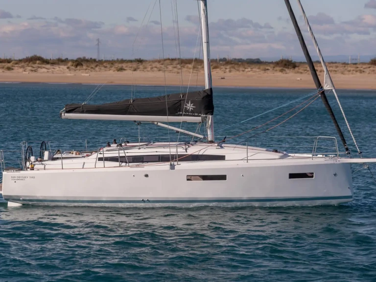 Noleggiare una Jeanneau Sun Odyssey 380 a Hyères