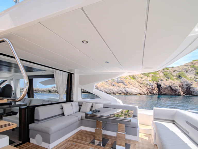 Yacht di lusso a noleggio a Ibiza Town al miglior prezzo