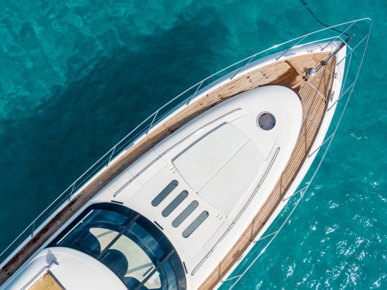 Noleggio Yacht di lusso Princess con patente nautica