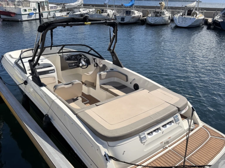 Noleggio a Rolle – Bayliner VR6E su SamBoat
