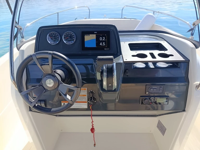 Noleggio Barca a motore con o senza skipper Quicksilver a SCT Marina Trogir