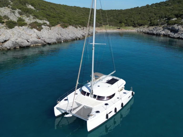Noleggio Catamarano Fountaine Pajot con patente nautica