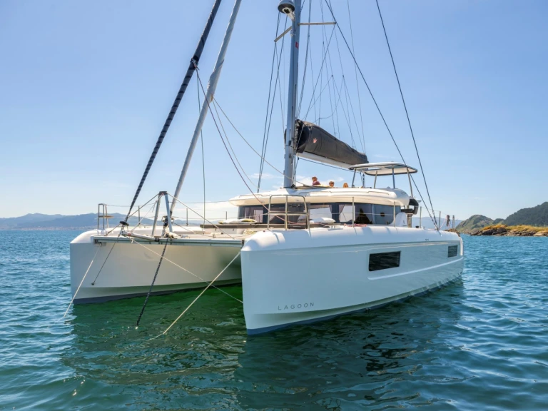 Noleggio Catamarano Lagoon con patente nautica