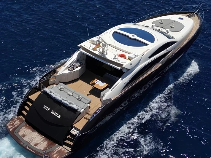 Noleggio barche Sunseeker Predator 82 a Ibiza Town su Samboat