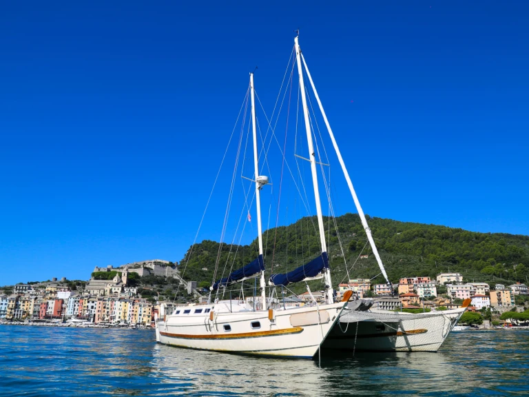 Noleggio barche La Spezia economico Tiki 38