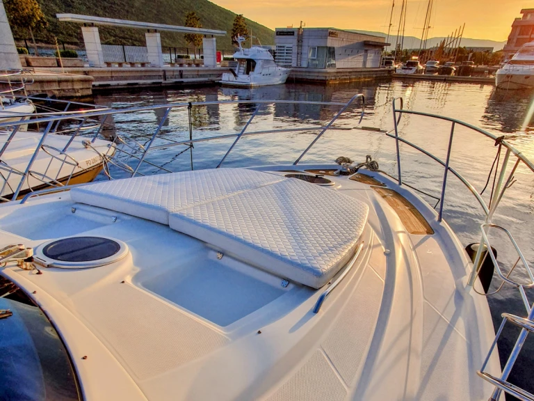 Noleggio barche Cranchi Mediterranee 43 a Castelnuovo su Samboat
