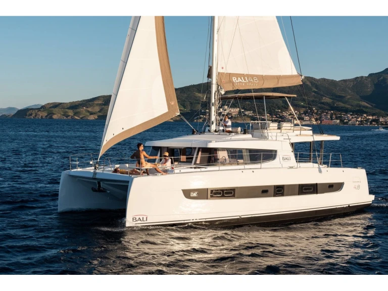 Noleggio Catamarano a Palermo – Bali Bali 4.8