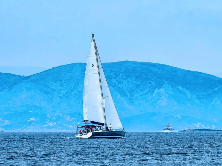 Bénéteau Oceanis 55 da affittare a  Lávrio