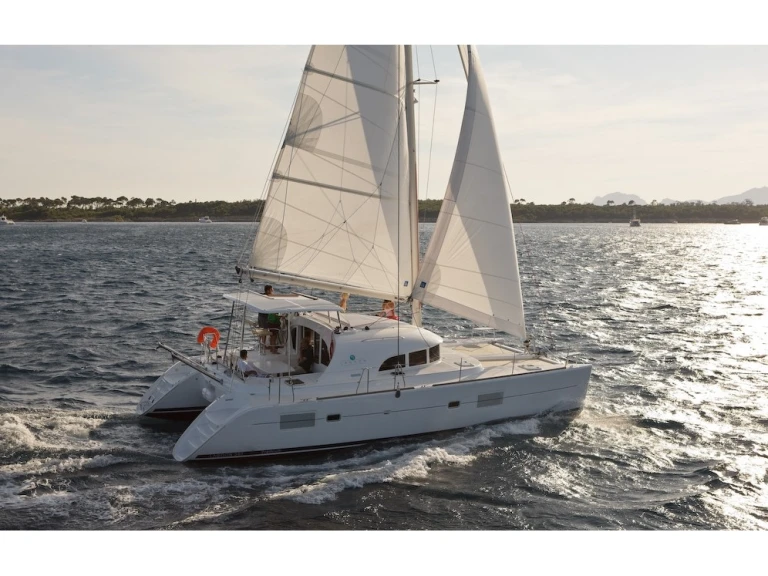 Catamarano a noleggio a Hyères al miglior prezzo