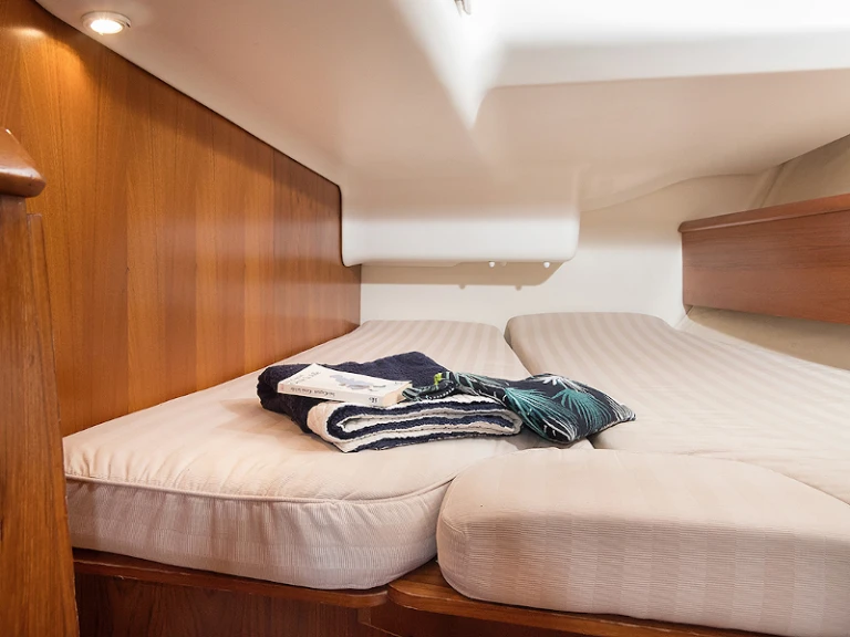 Noleggio barche Jeanneau Sun Odyssey 43 a Monastiri Bay su Samboat
