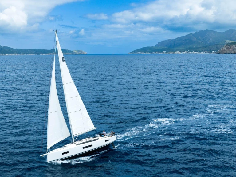 Noleggio Barca a vela Jeanneau con patente nautica