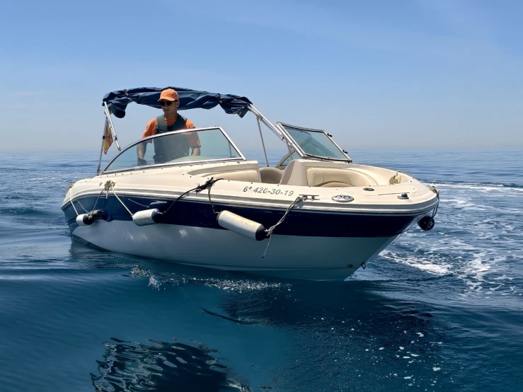 Noleggio Barca a motore a Marbella – Sea Ray Sea Ray 200 Select