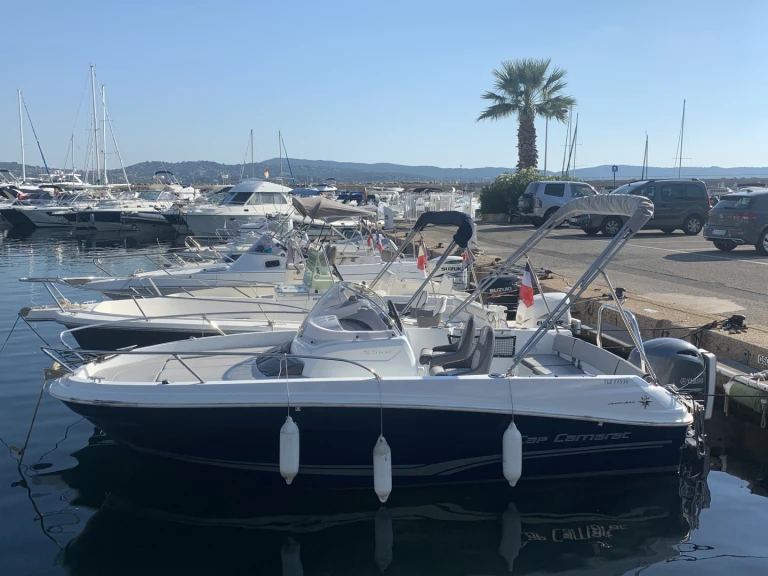 Noleggio Barca a motore a Cavalaire-sur-Mer – Jeanneau Cap Camarat 5.5 WA Serie 2