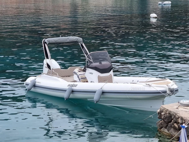 Noleggiare una Salpa Soleil 24.5 a Trogir
