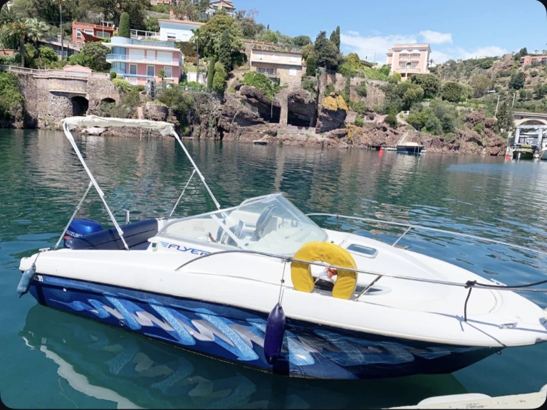 Noleggio barche Mandelieu-la-Napoule economico Flyer 650 Cabine