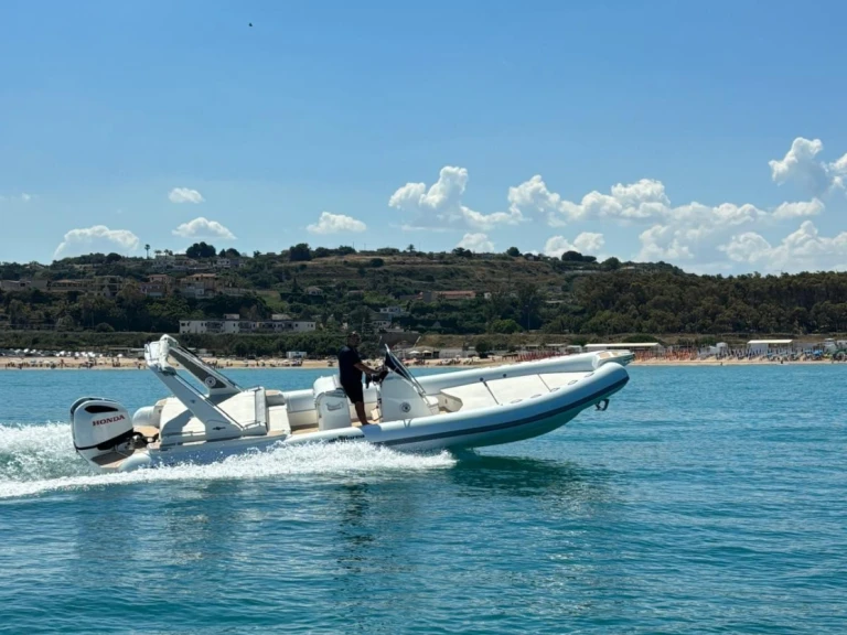 Noleggio Gommone a Balestrate – Altamarea Wave 27