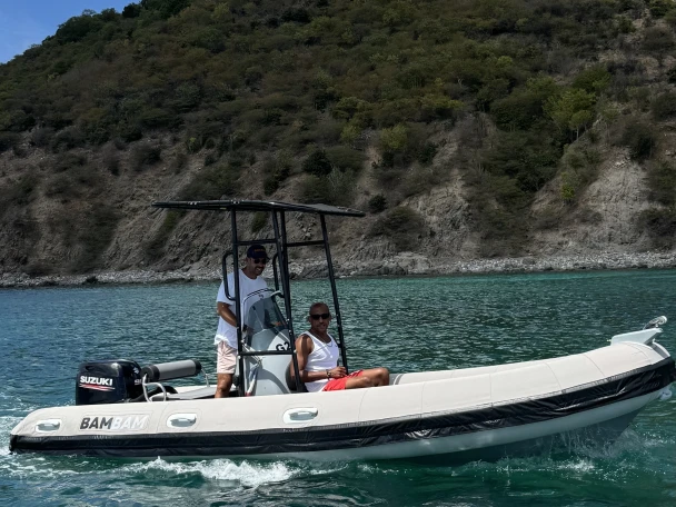 3D Tender Lux 550 da affittare a  Santo Martin