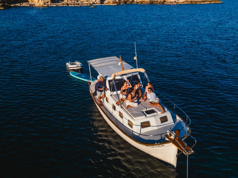 Noleggiare una Majoni espalmador 45 a Palma de Maiorca