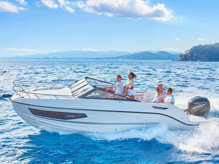 Noleggio Barca a motore Quicksilver con patente nautica
