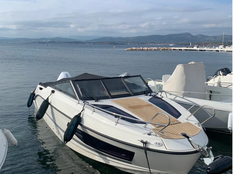 Noleggio barche Hyères economico Activ 755 Cruiser