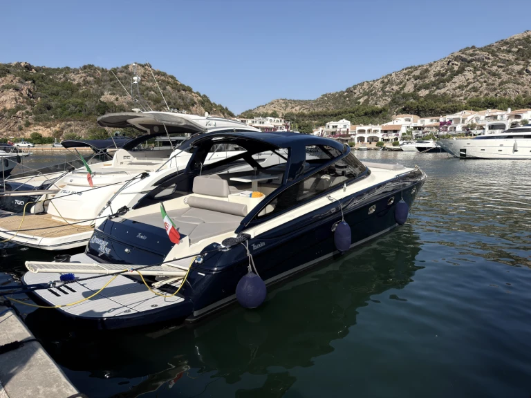 Noleggio Barca a motore con o senza skipper Baia a Poltu Quatu
